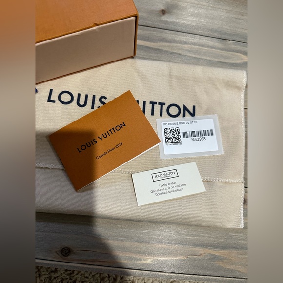 Louis Vuitton cosmetic case - Picture 3 of 8